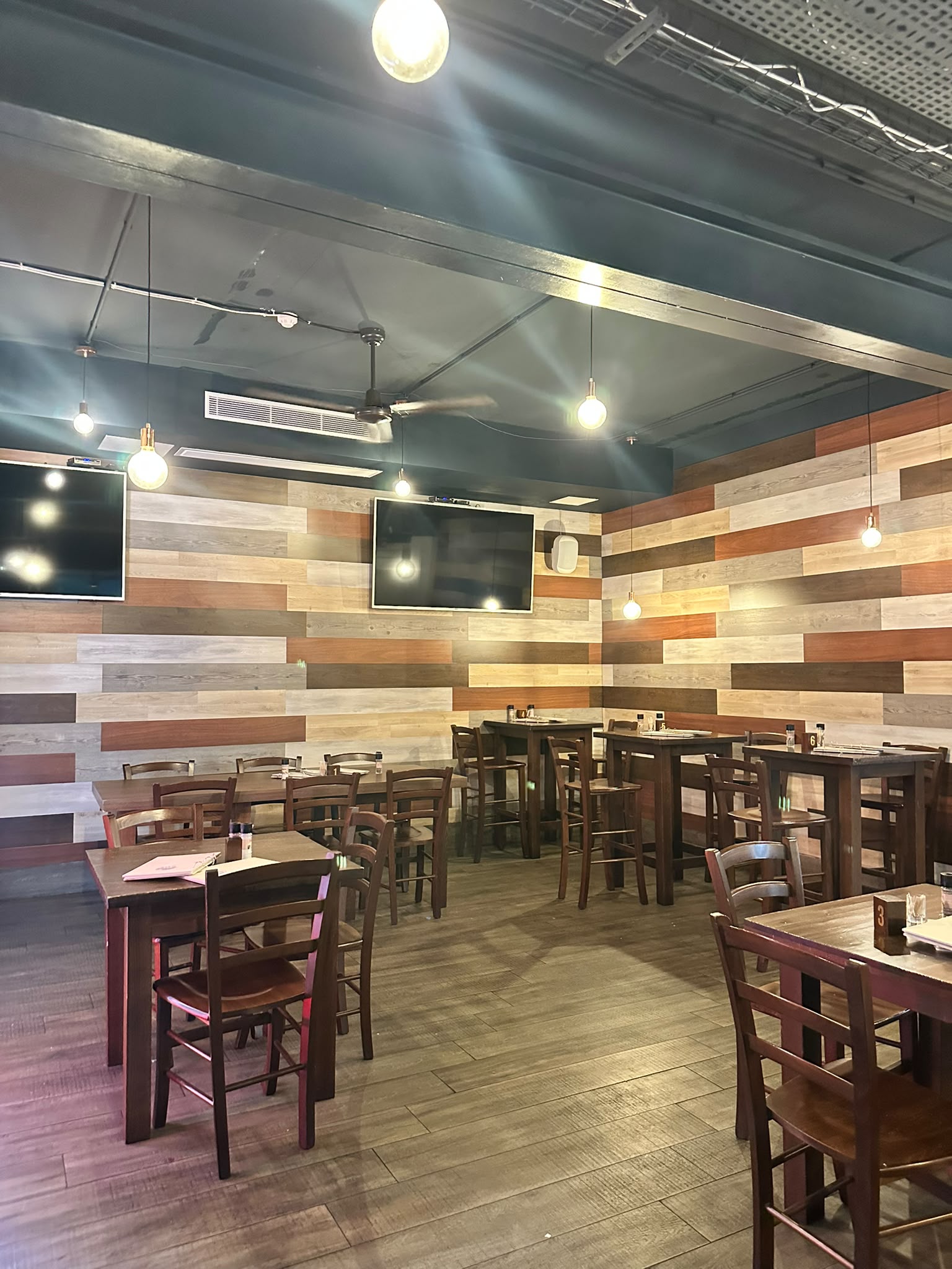 Ta' Lucija restaurant interior