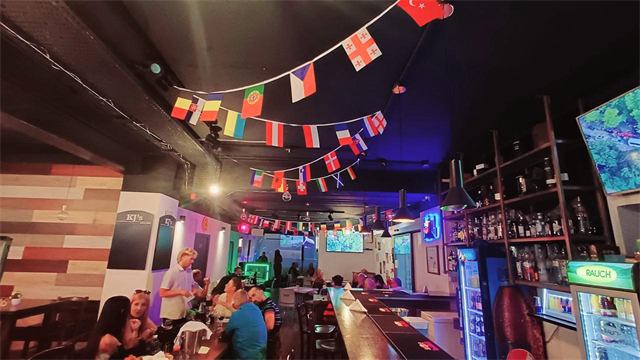 Ta’ Luċija restaurant and bar atmosphere